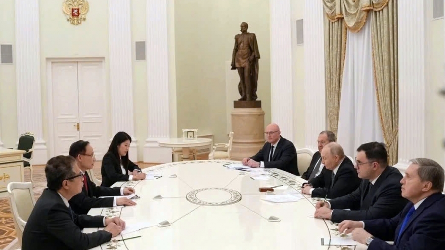 Russia backs stronger strategic ties with Vietnam following Party Congress